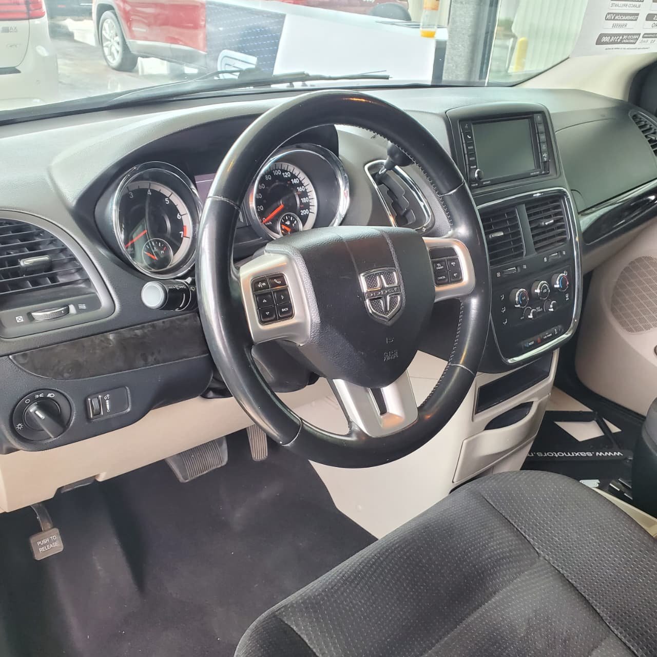 Dodge Grand Caravan SXT 2019 Blanco (3)