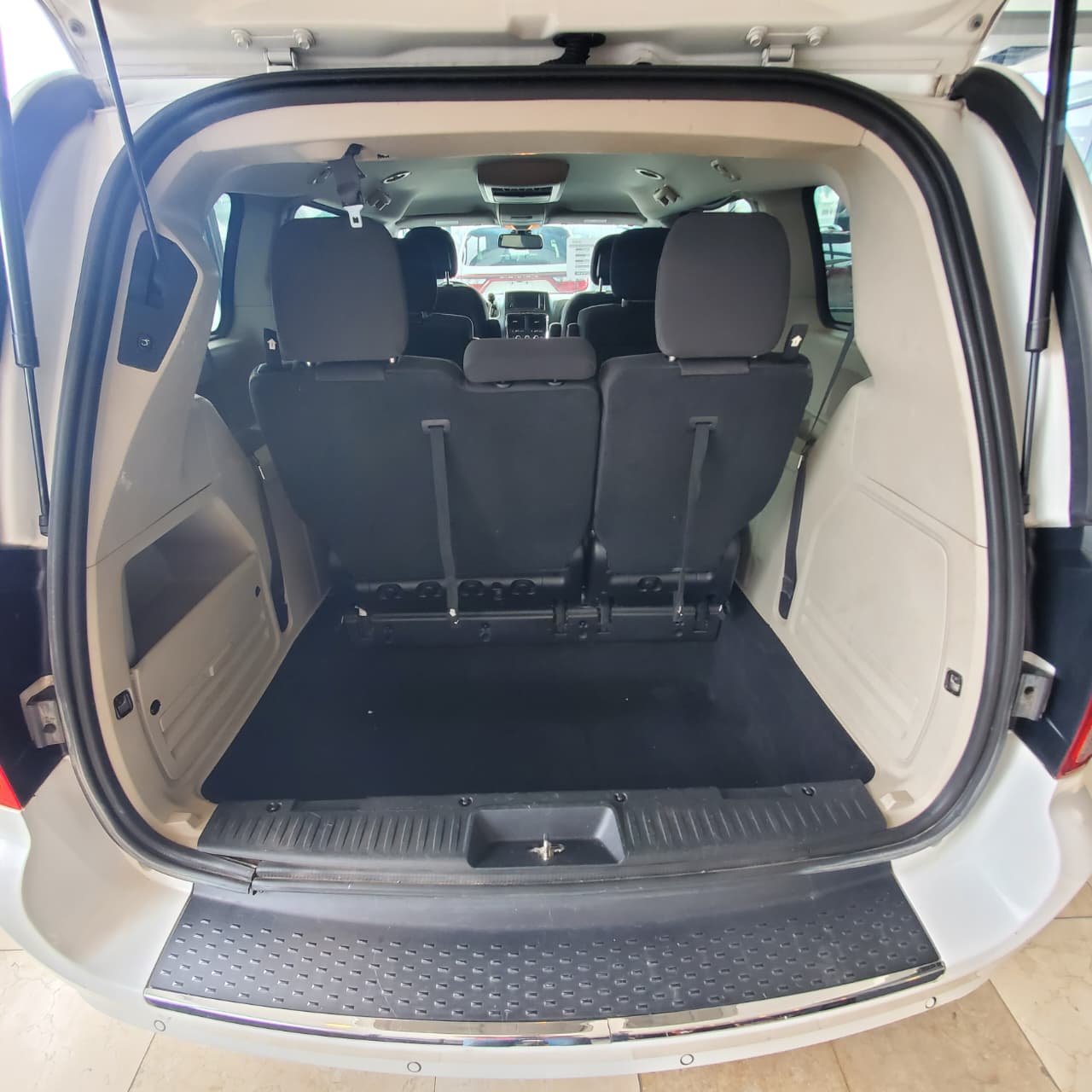 Dodge Grand Caravan SXT 2019 Blanco (5)