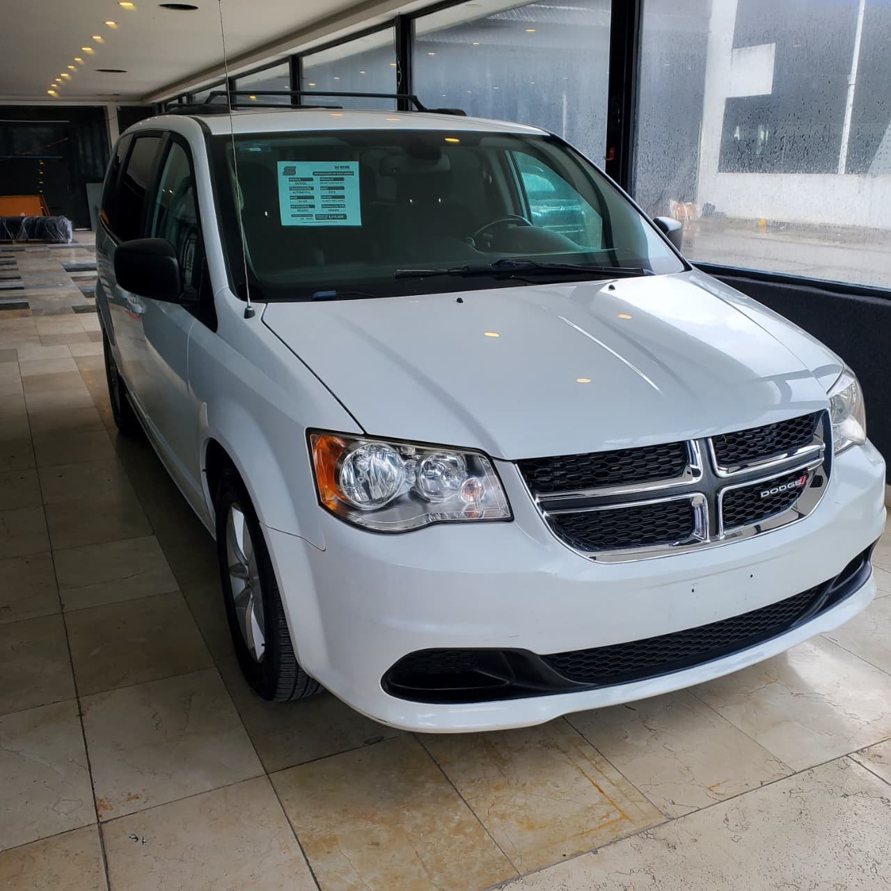 Dodge Grand Caravan SXT 2019 Blanco (6)