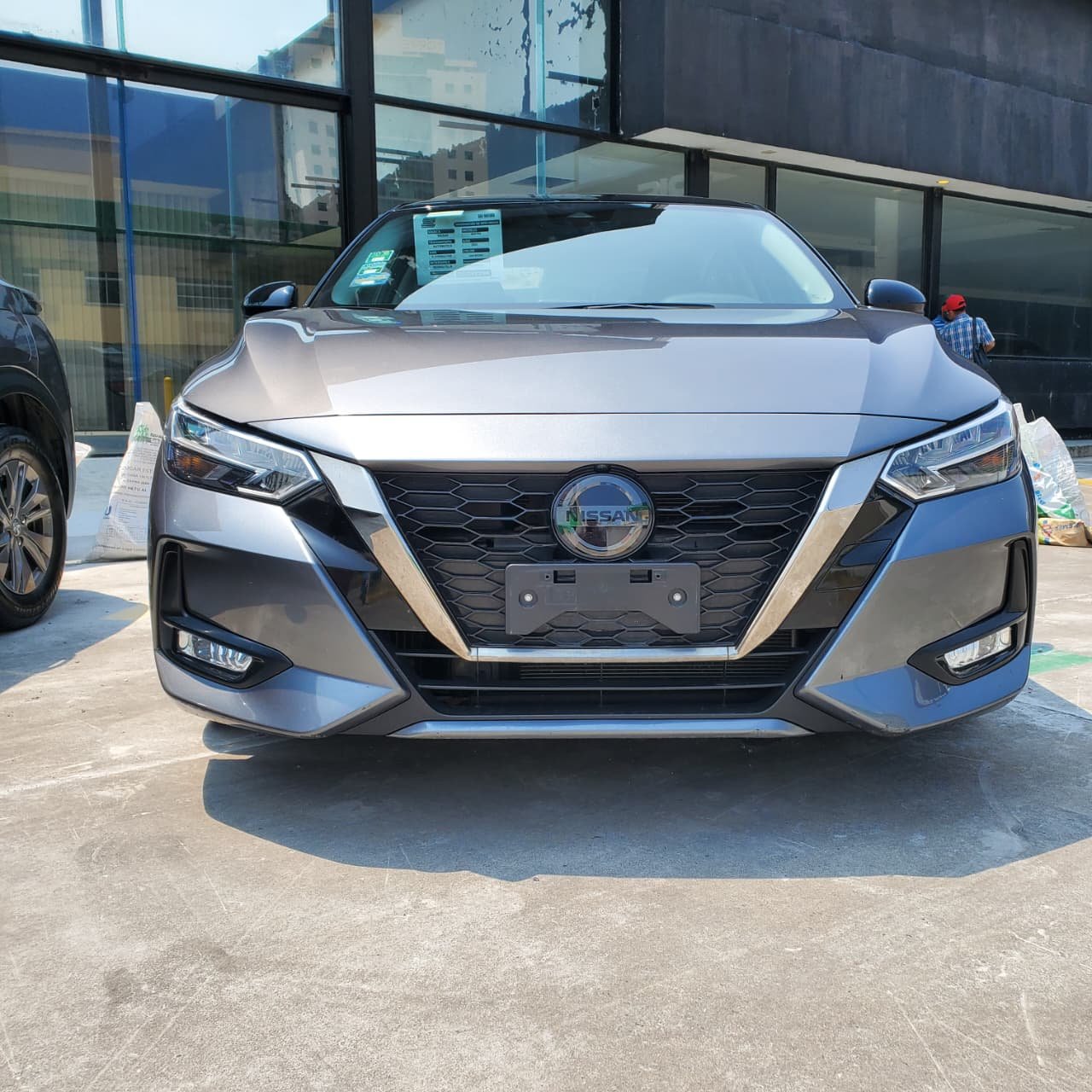 Nissan Sentra SR 2023 Gris (5)